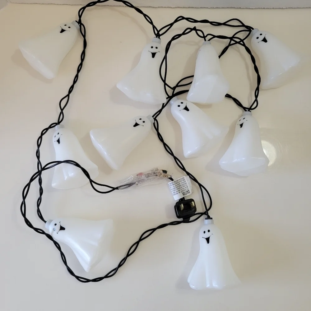 NWOT Halloween Ghost Lights 6 ft long string of lights